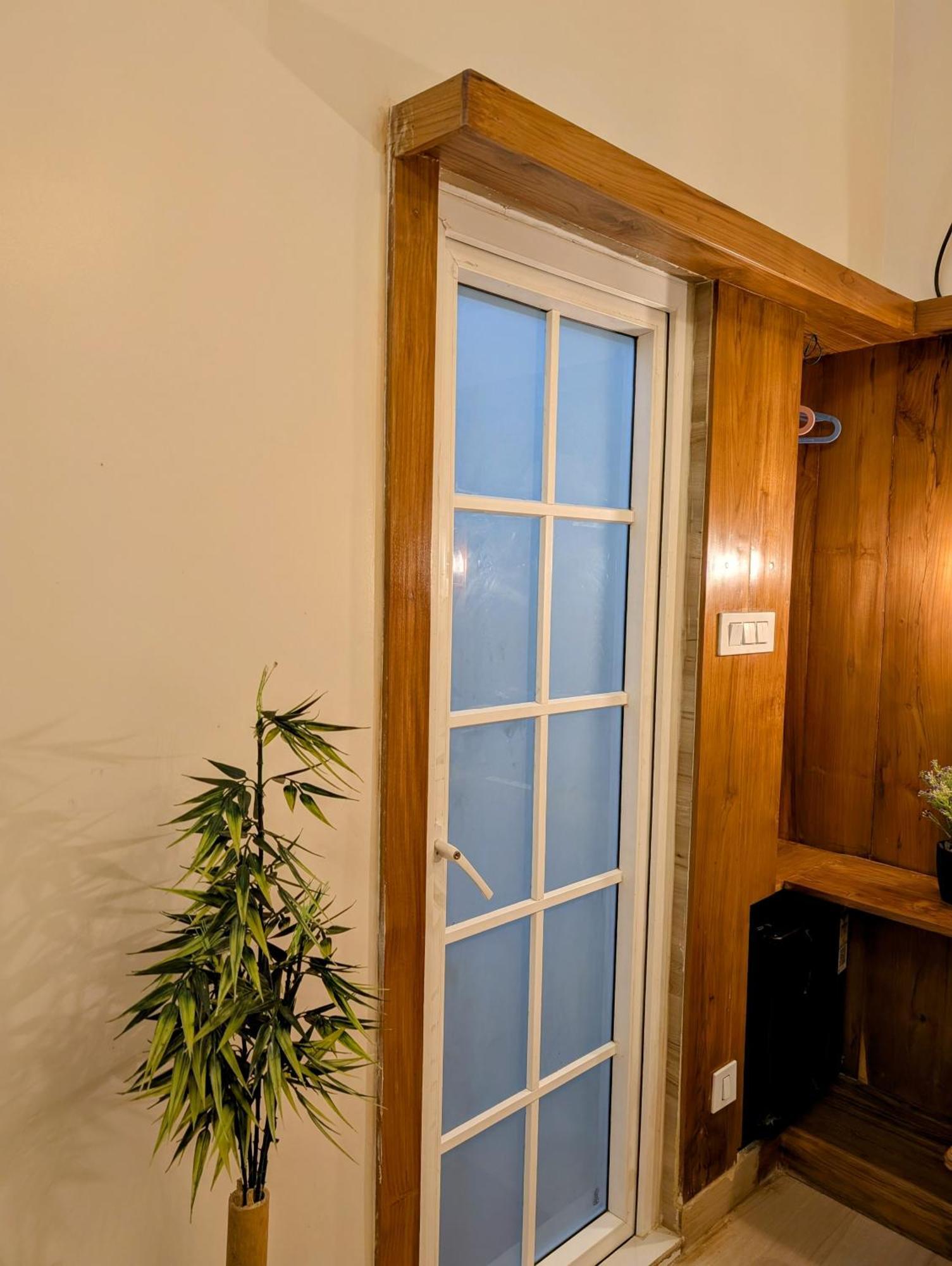 Dip Holidays Shānti Niketan Room photo